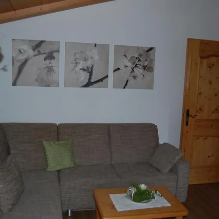 Haus Schreieck Klaudia Apartamento *